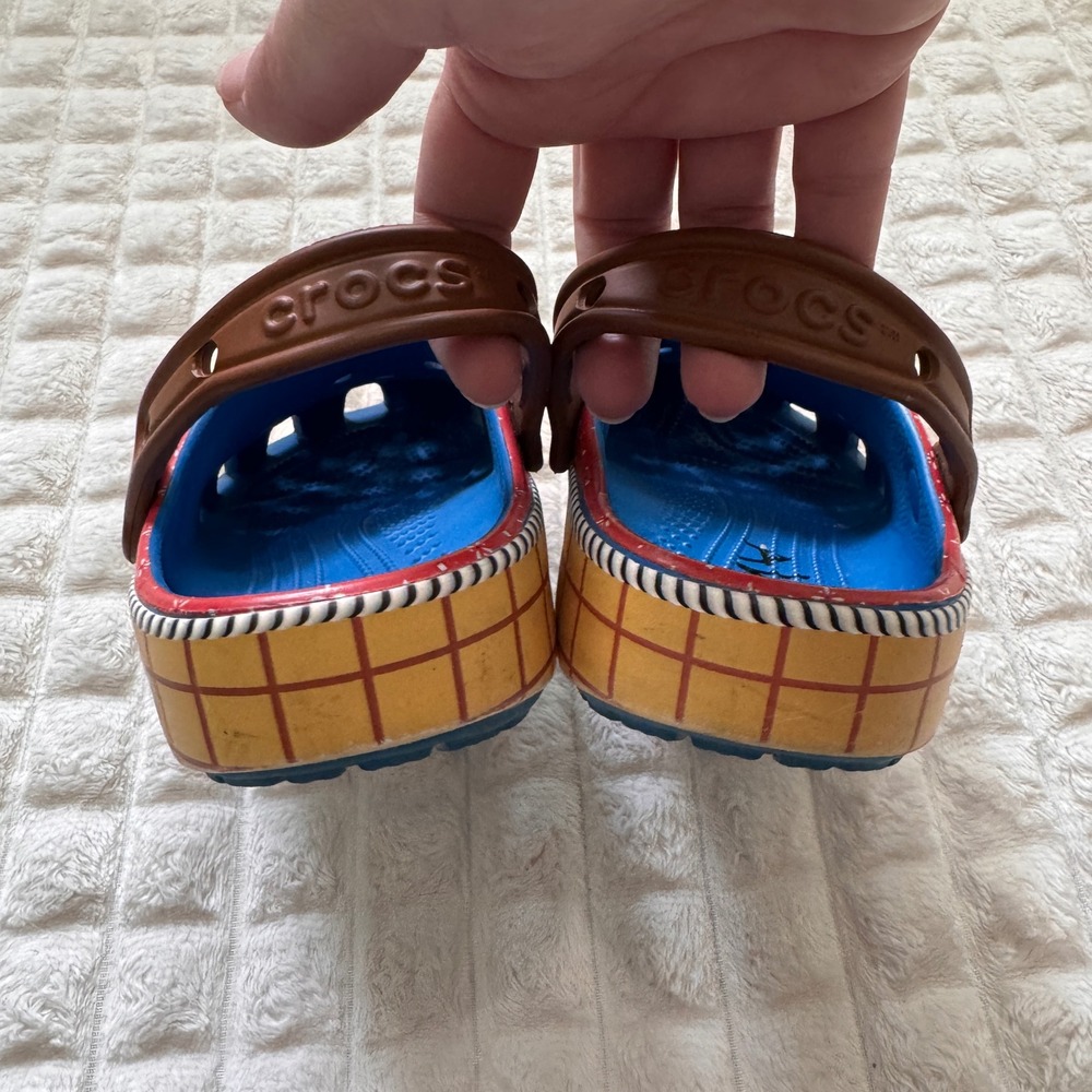 Crocs Youth 3 Toy Story Woody Classic Clogs Sheriff Jibbitz - Picture 5 of 9